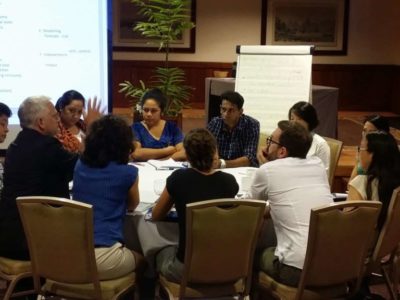 « Table ronde » entre les partenaires d’organismes de recherche et de santé du Pacifique et d’Europe pour l’élaboration de programmes sur les arbovirus émergents dans la région (Workshop ILM -
Programmes ISID-Pacific / R-ZERO Pacific, 2017, Tahiti) - © ILM
